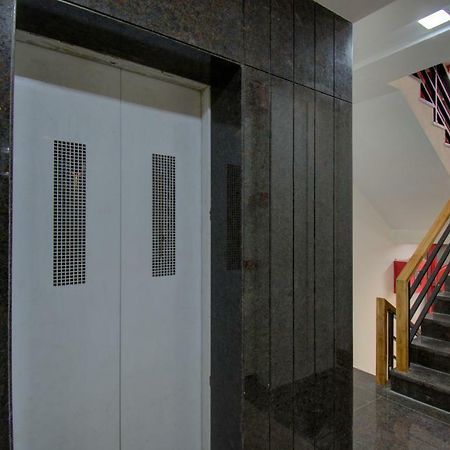 Hotel Amisha International Surate Extérieur photo