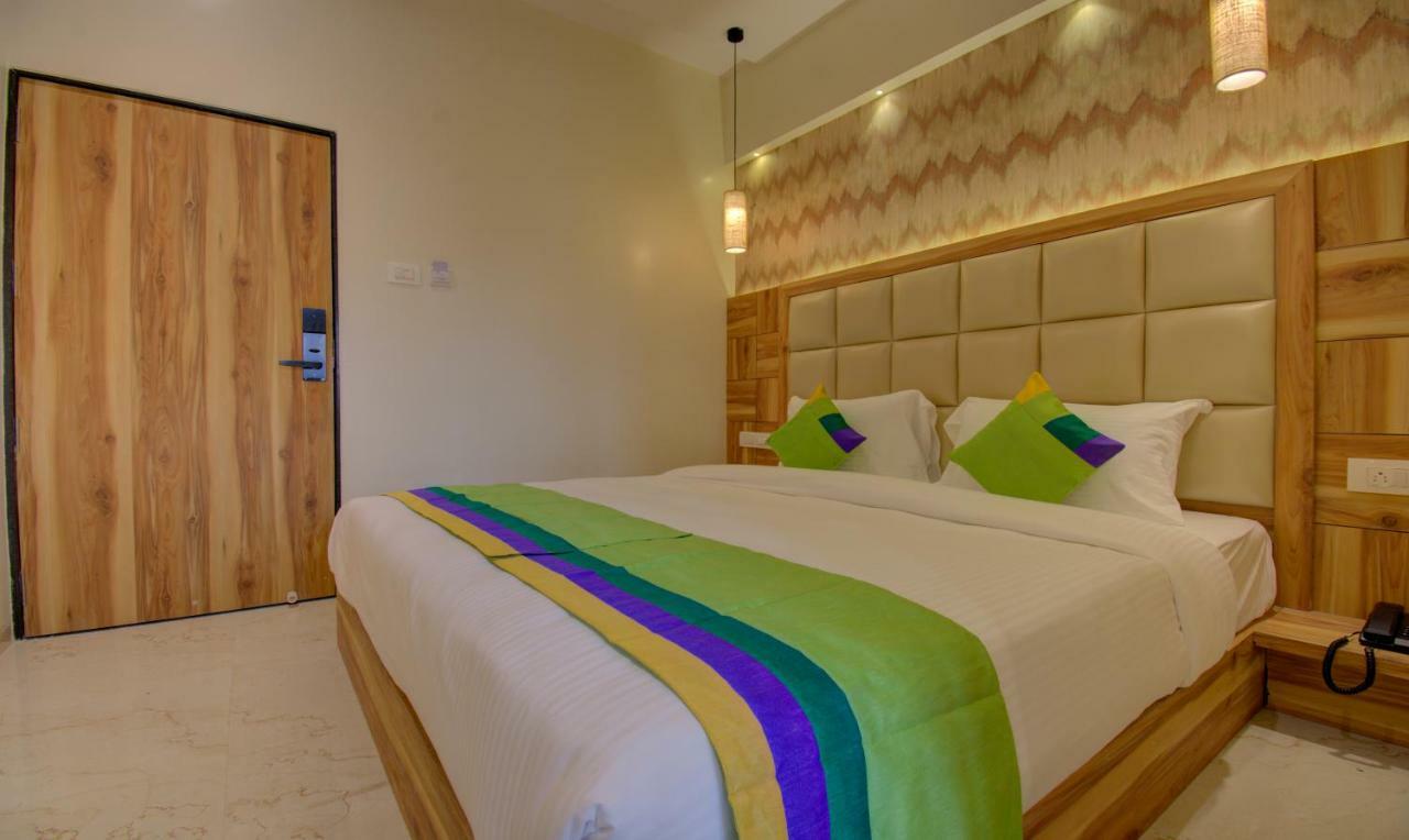 Hotel Amisha International Surate Extérieur photo