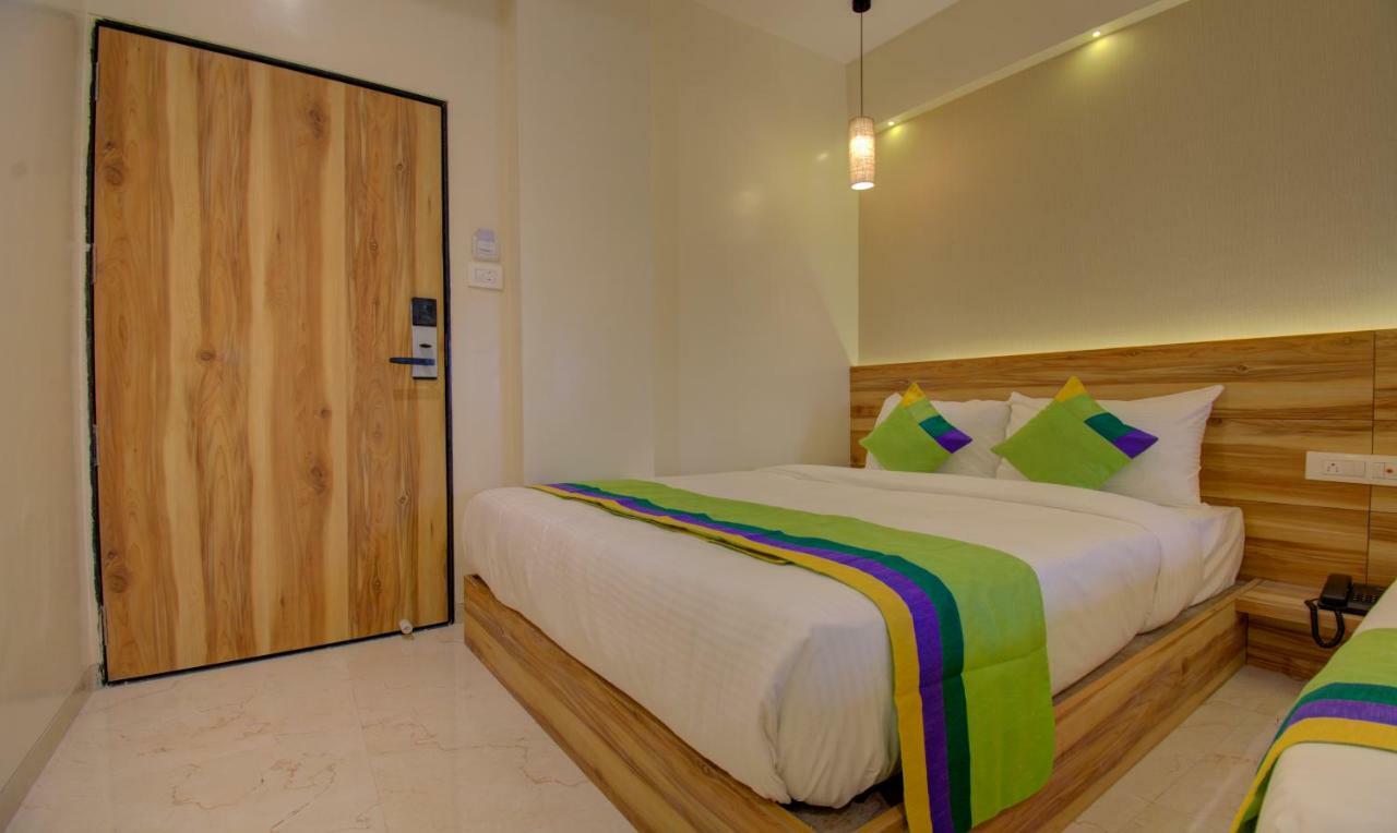 Hotel Amisha International Surate Extérieur photo