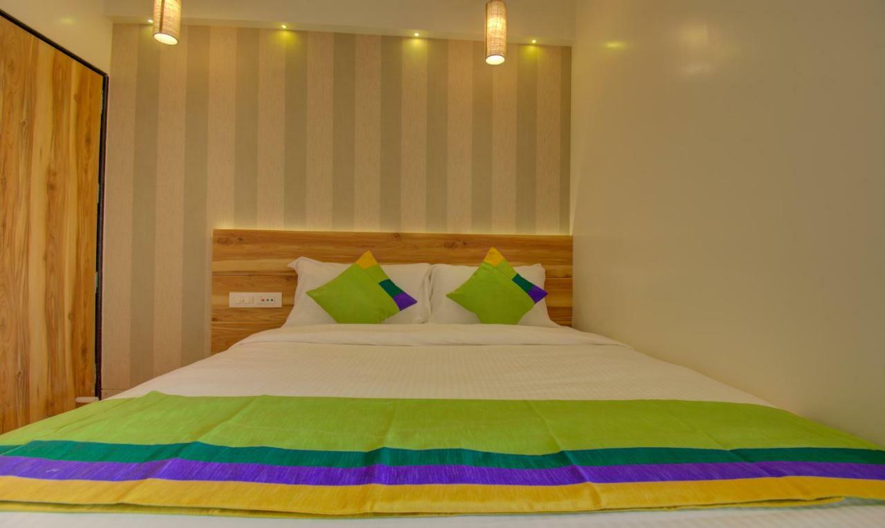 Hotel Amisha International Surate Extérieur photo