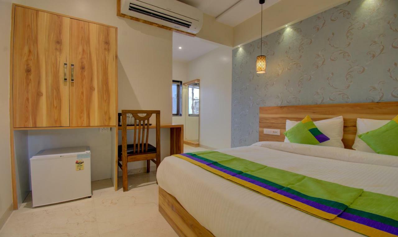Hotel Amisha International Surate Extérieur photo