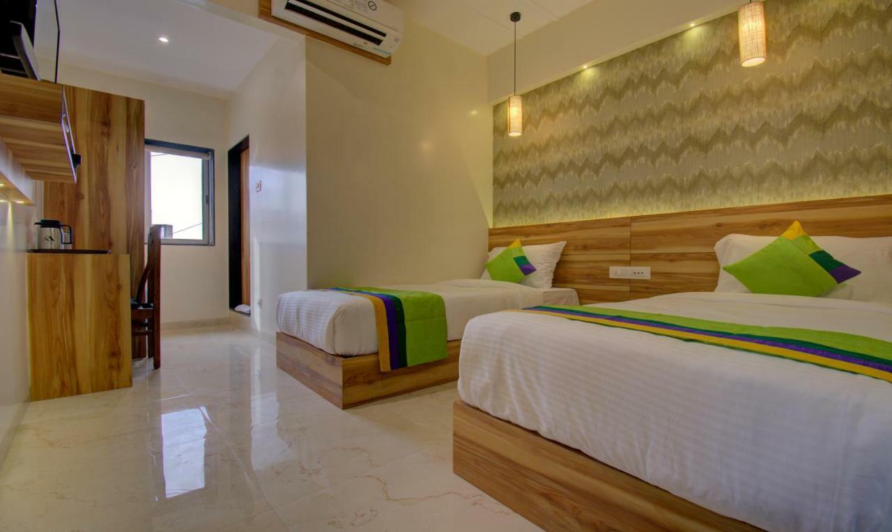 Hotel Amisha International Surate Extérieur photo