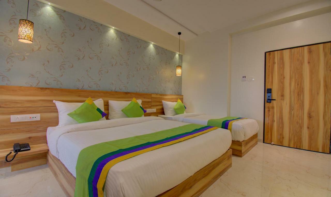 Hotel Amisha International Surate Extérieur photo