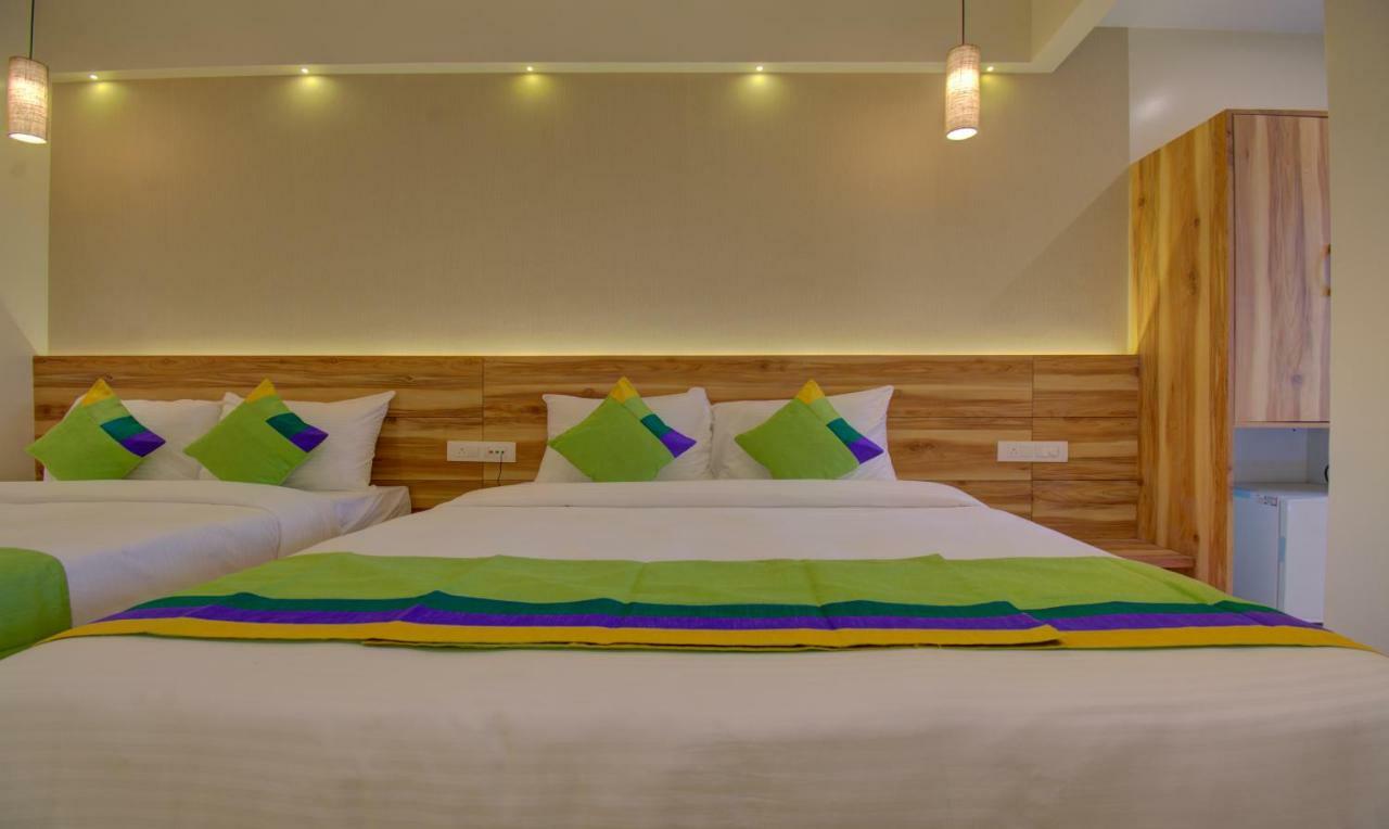 Hotel Amisha International Surate Extérieur photo