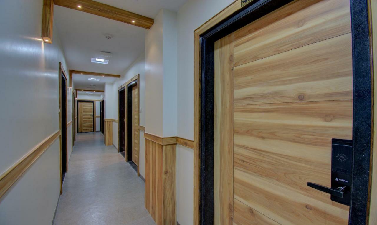 Hotel Amisha International Surate Extérieur photo
