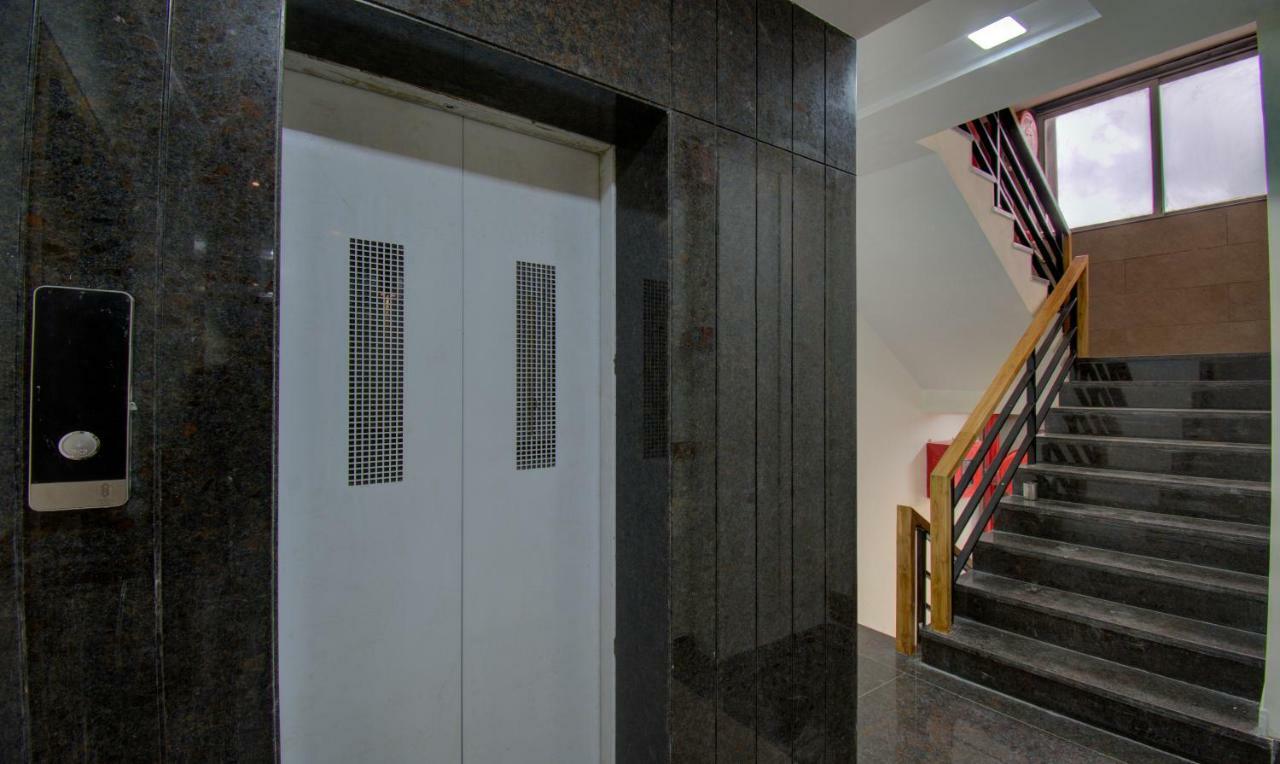 Hotel Amisha International Surate Extérieur photo